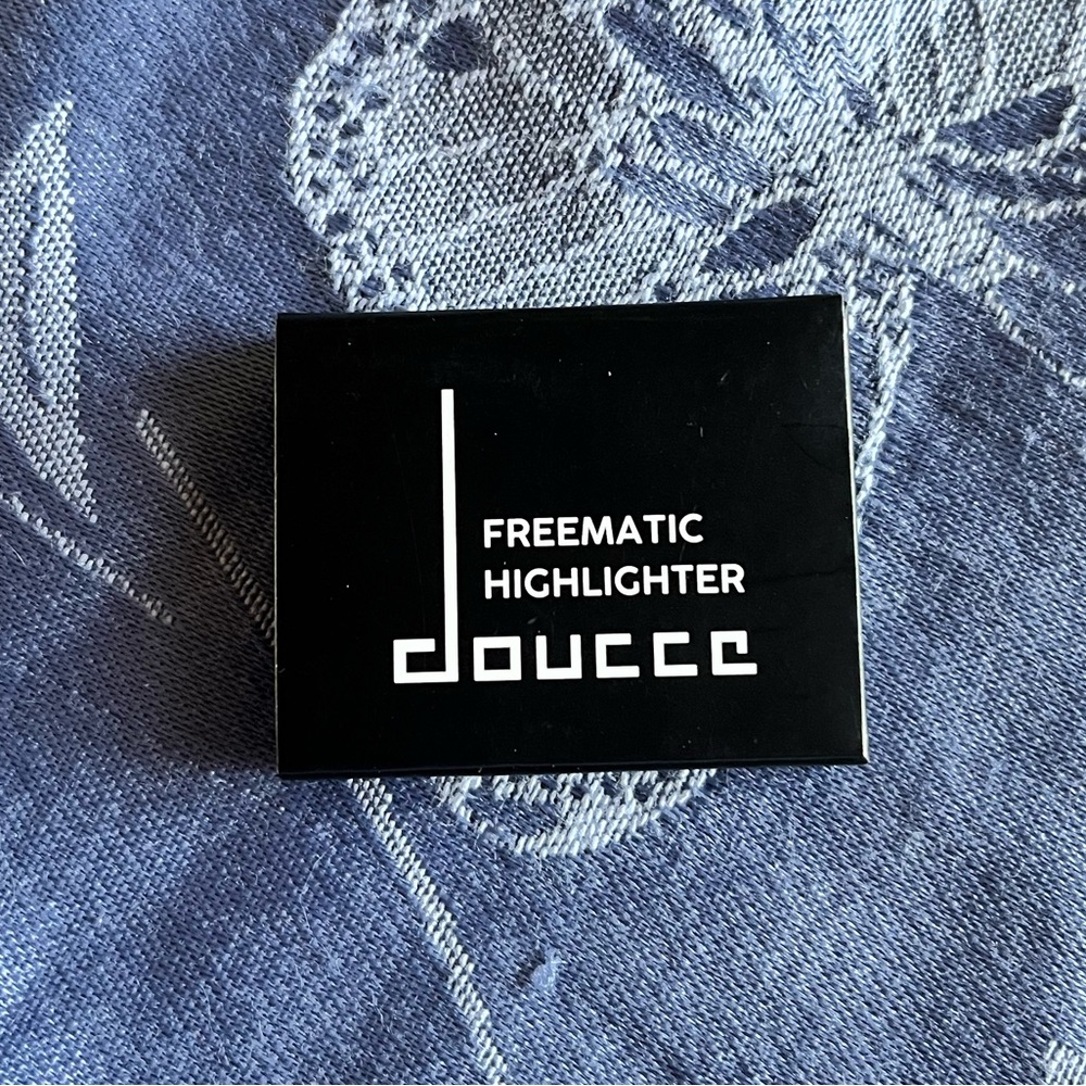 Douccc freematic highlighter, glisten, .10oz